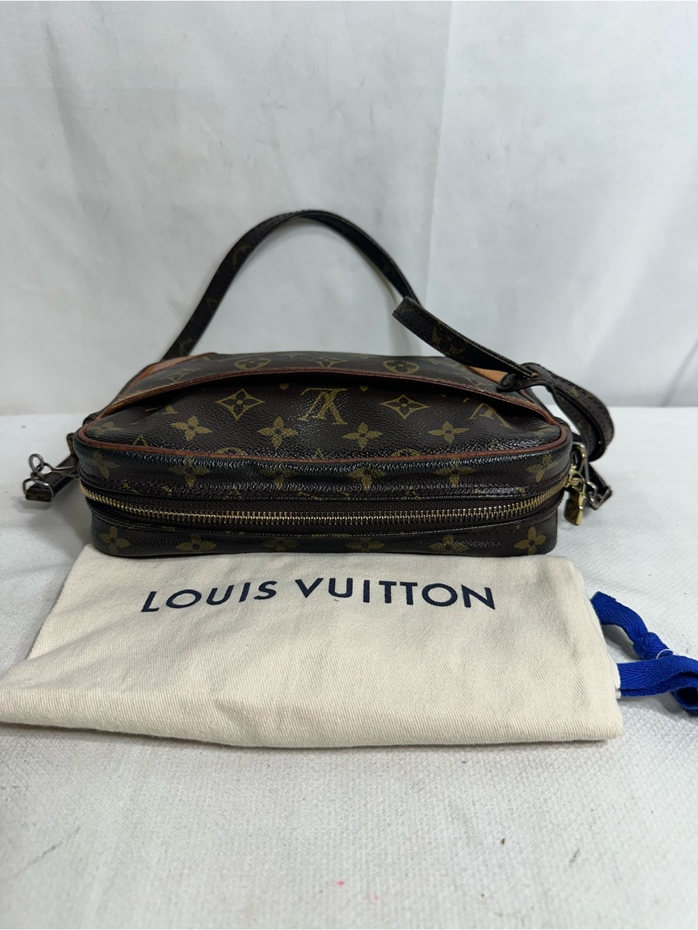 Louis Vuitton Crossbody Bag - Picture 6 of 10